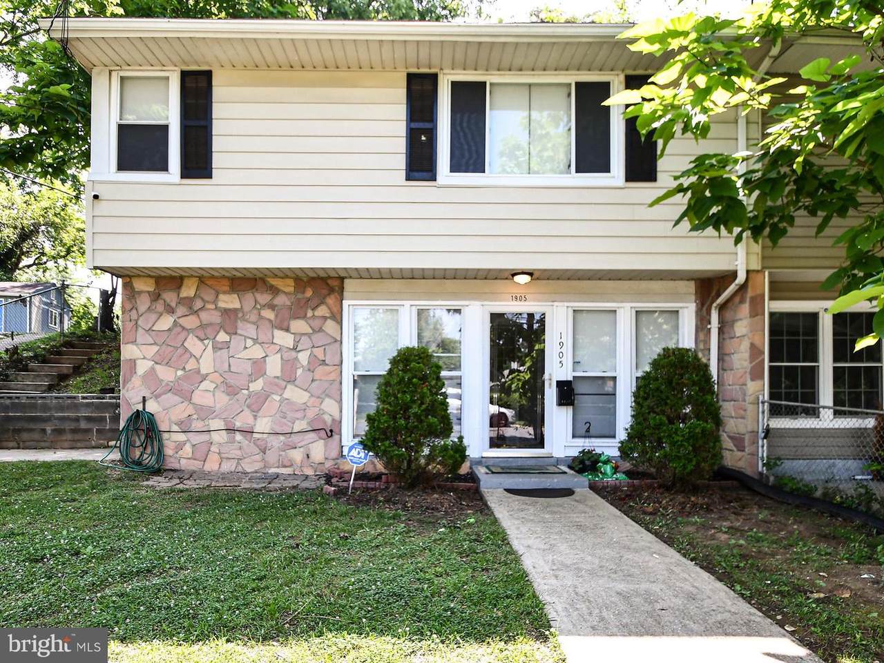 1905 Barlowe Place - Photo 1