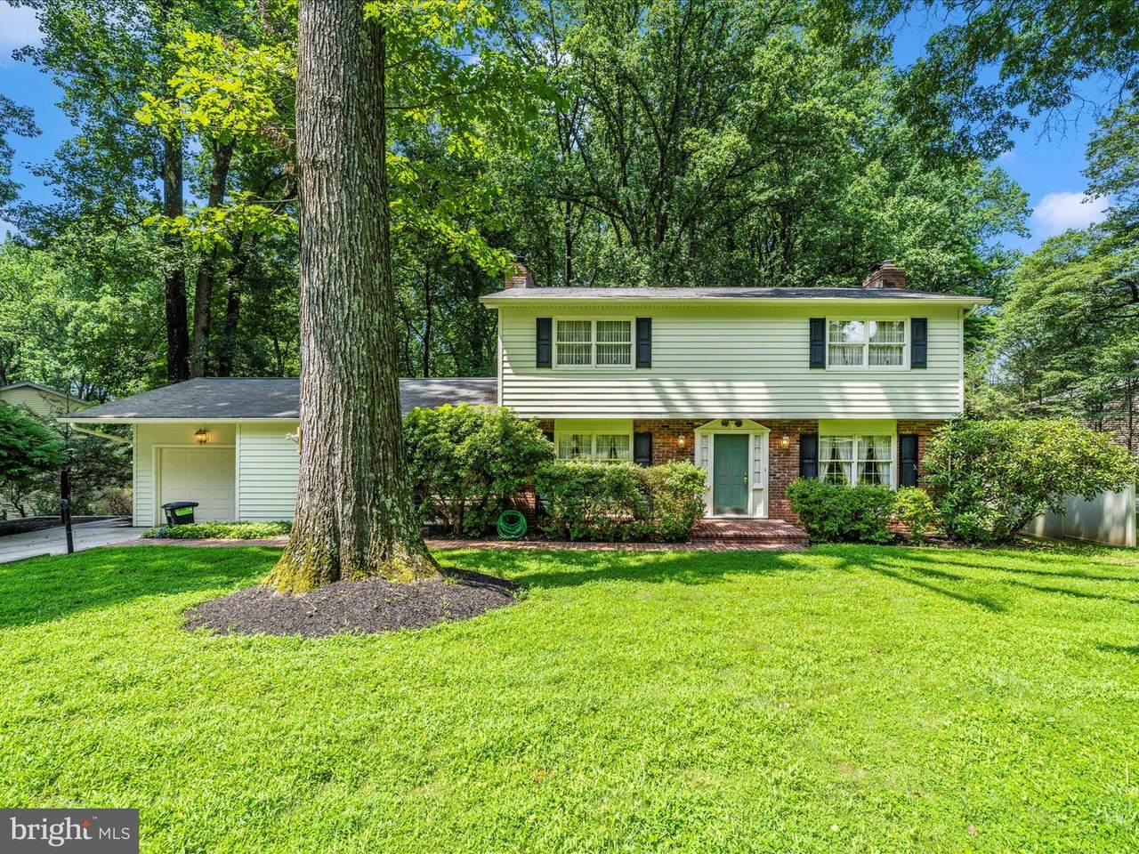 4 Burr Oak Court - Photo 1