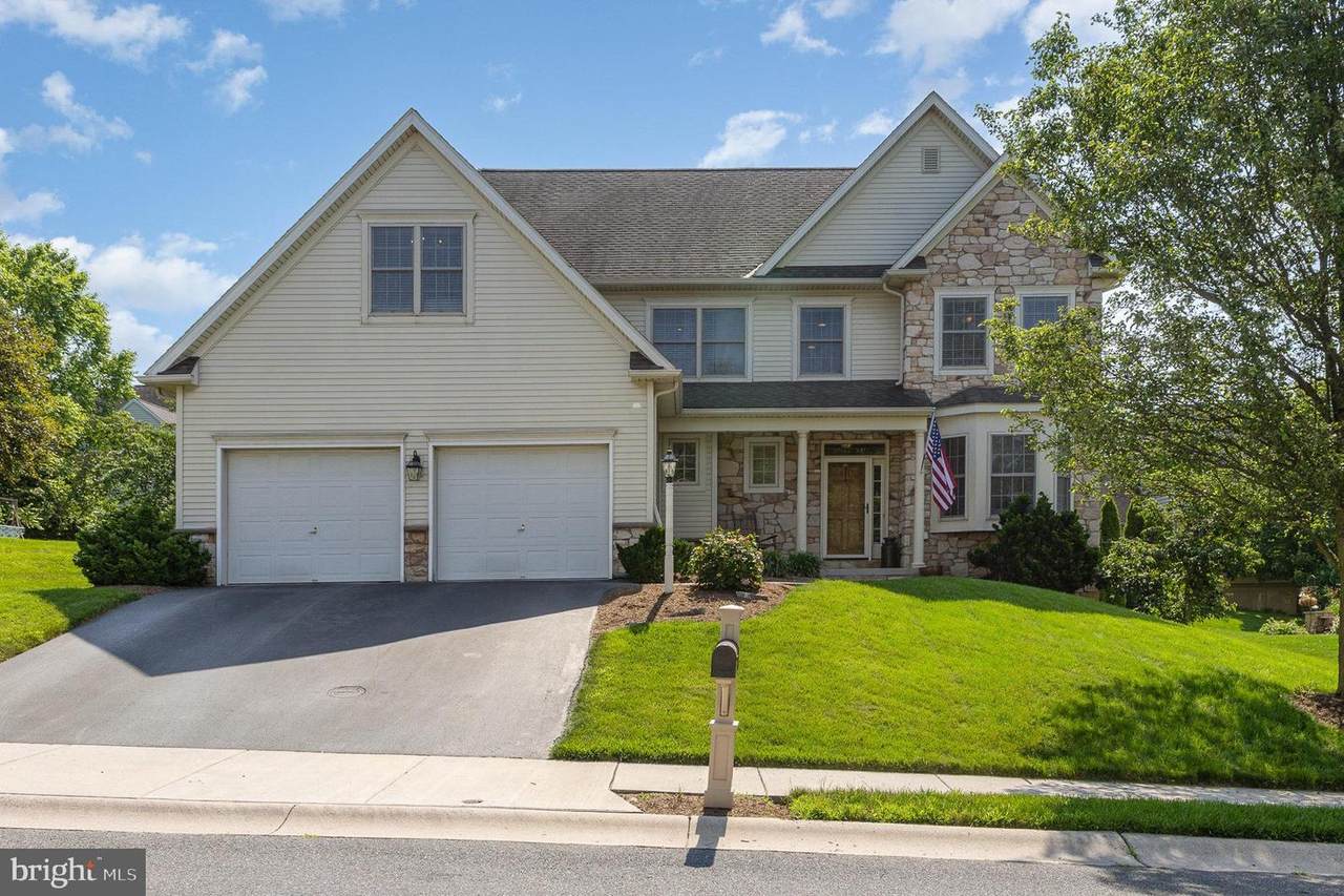 317 Cobblers Court - Photo 1