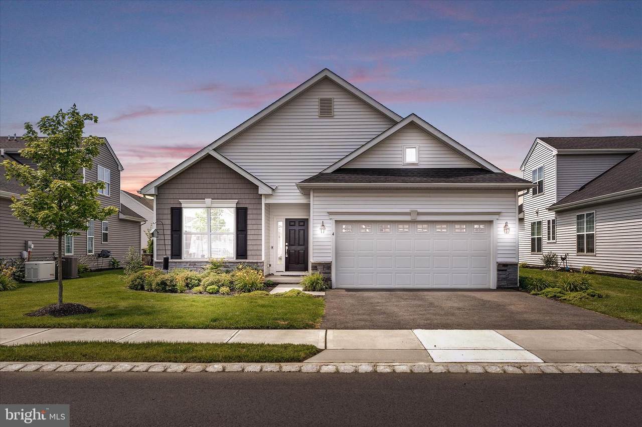 4 Boardwalk Drive - Photo 1