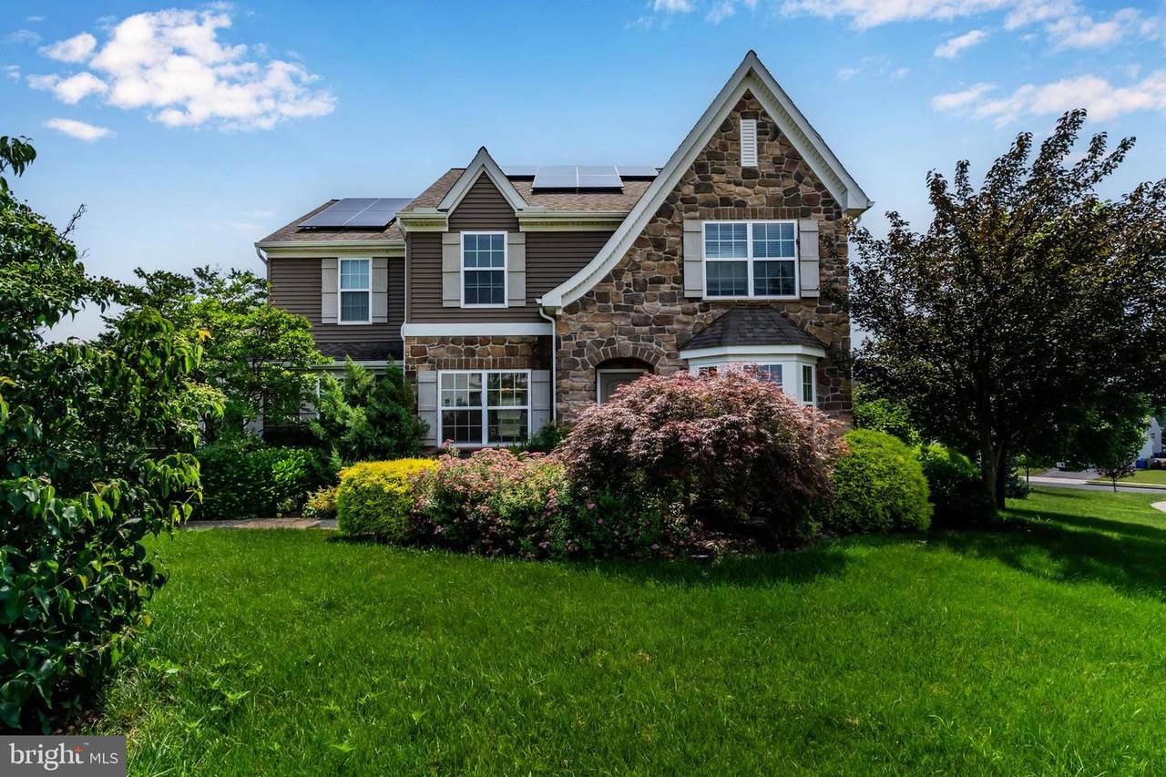 318 Woodbridge Drive - Photo 1