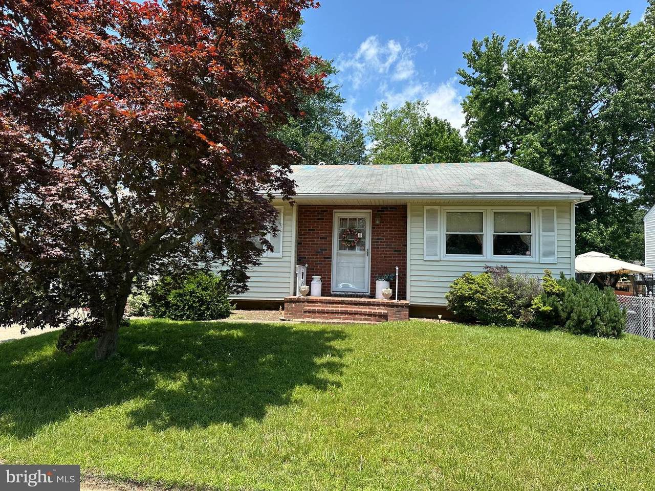 29 Maple Avenue - Photo 1