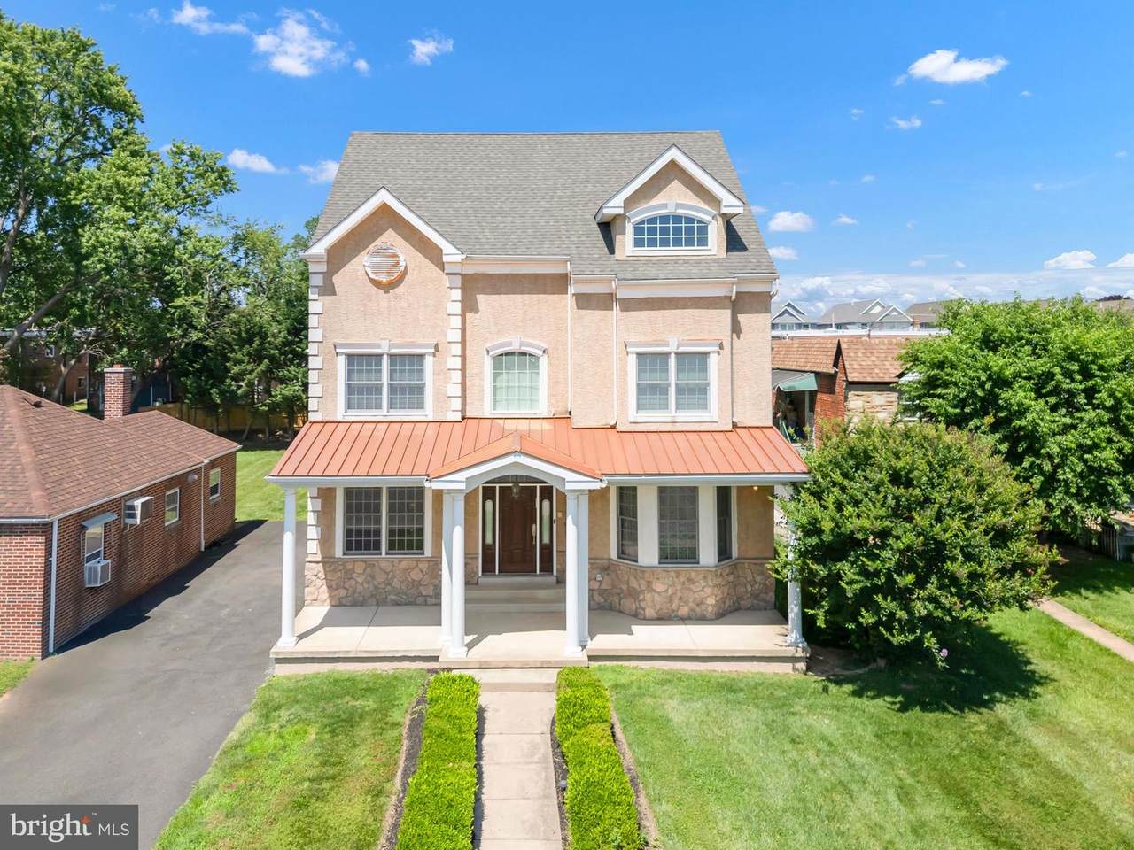 1617 Solly Avenue - Photo 1