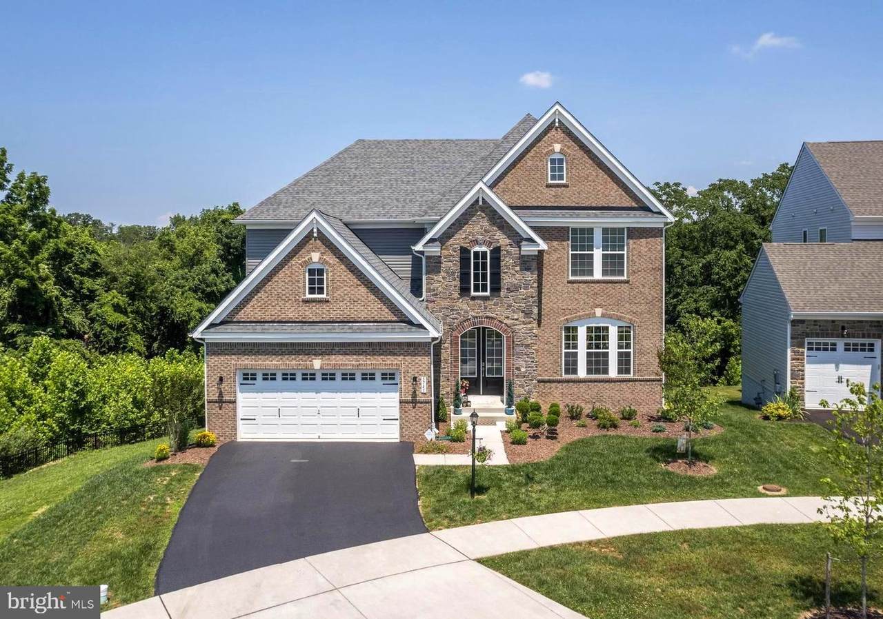5745 Hawk Ridge Road - Photo 1