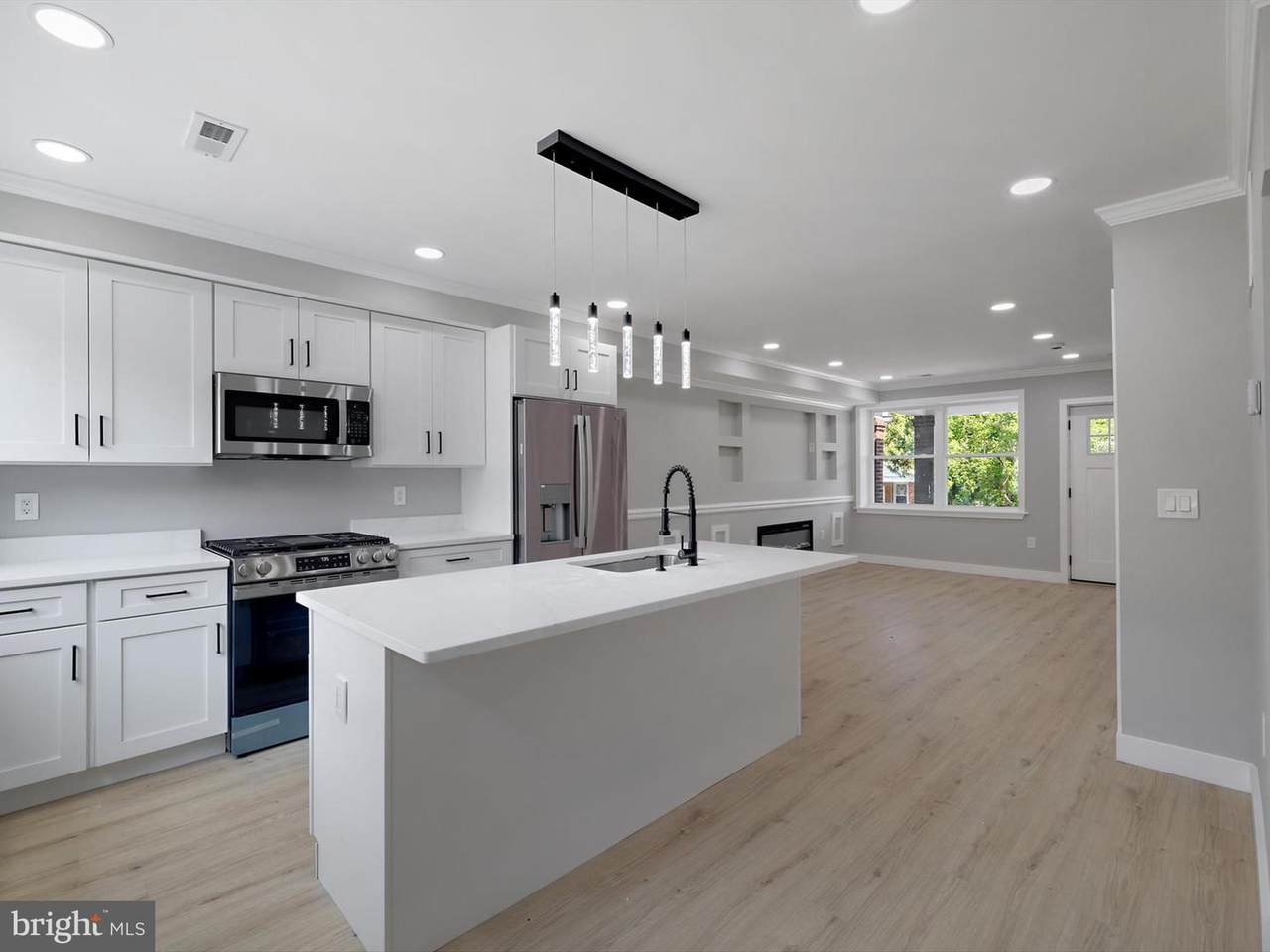 1759 Lyman Place - Photo 1