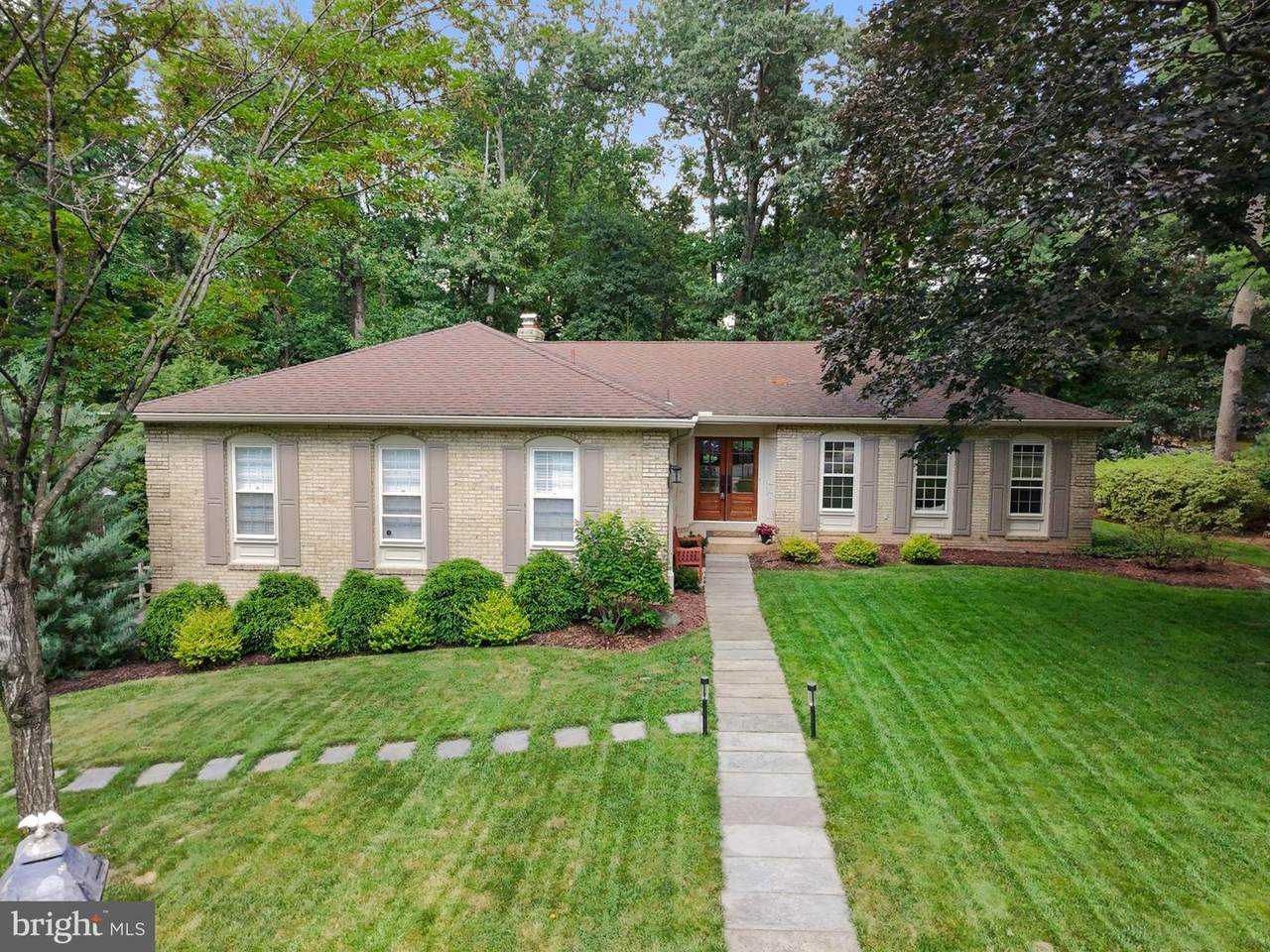 8800 Lynnhurst Drive - Photo 1