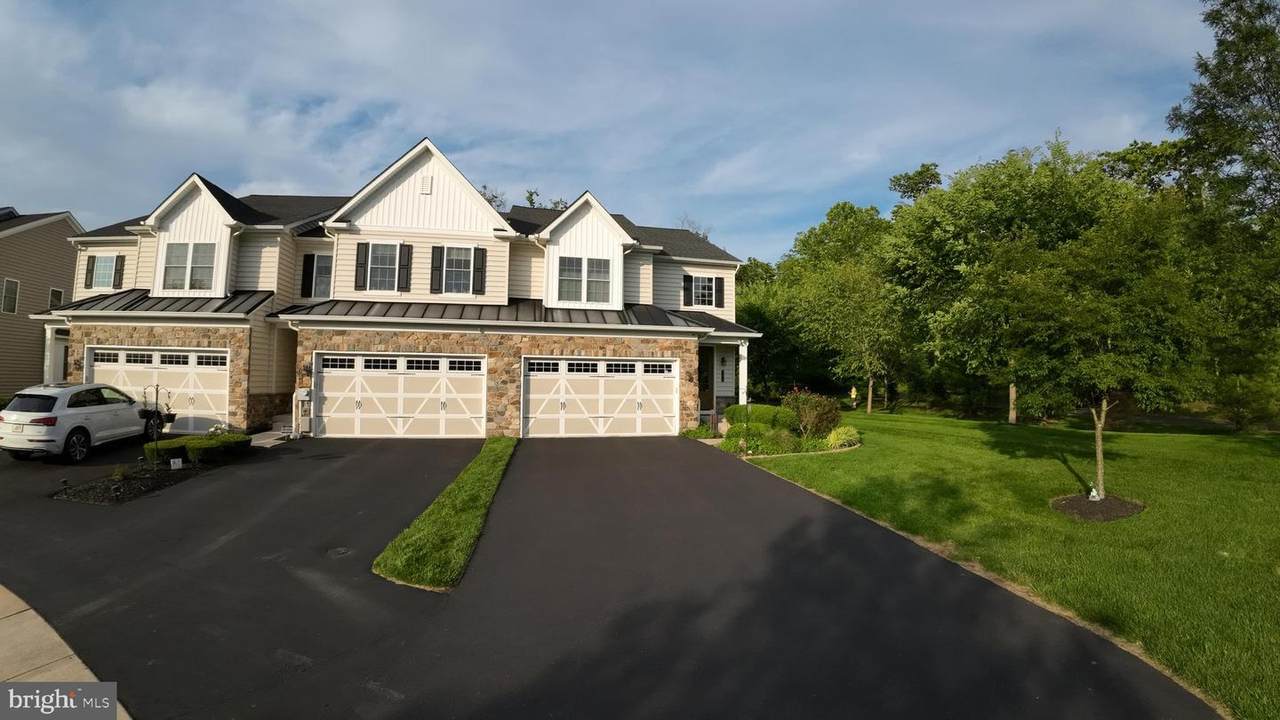111 Brentwood Court - Photo 1