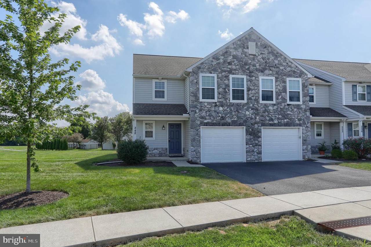 248 Village Circle - Photo 1