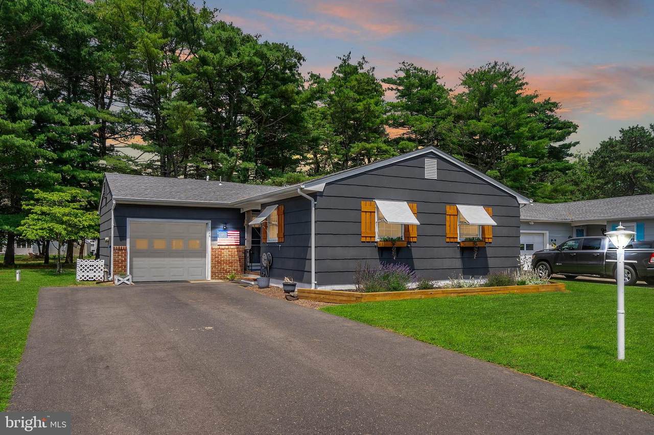 1086 Edgebrook Drive - Photo 1