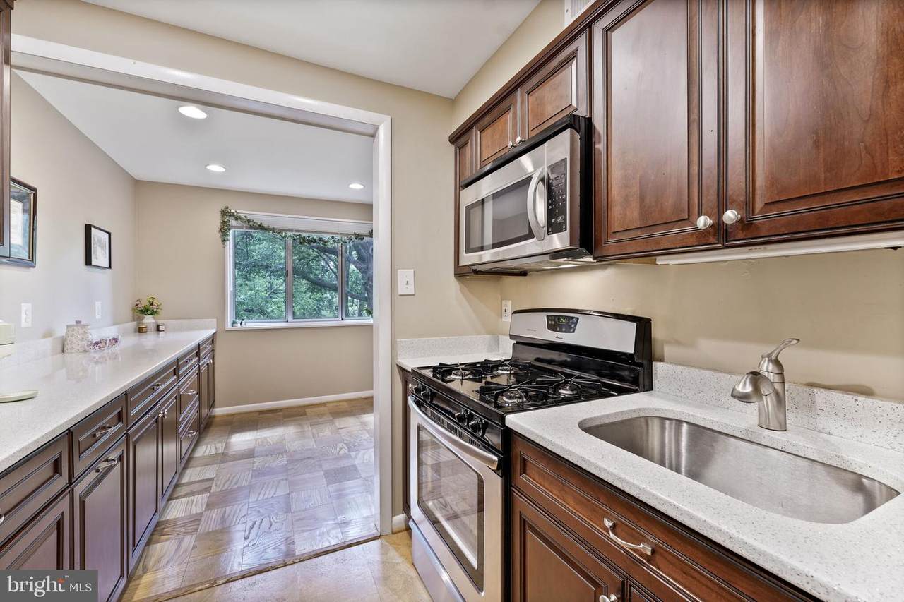 10228 Rockville Pik - Photo 1