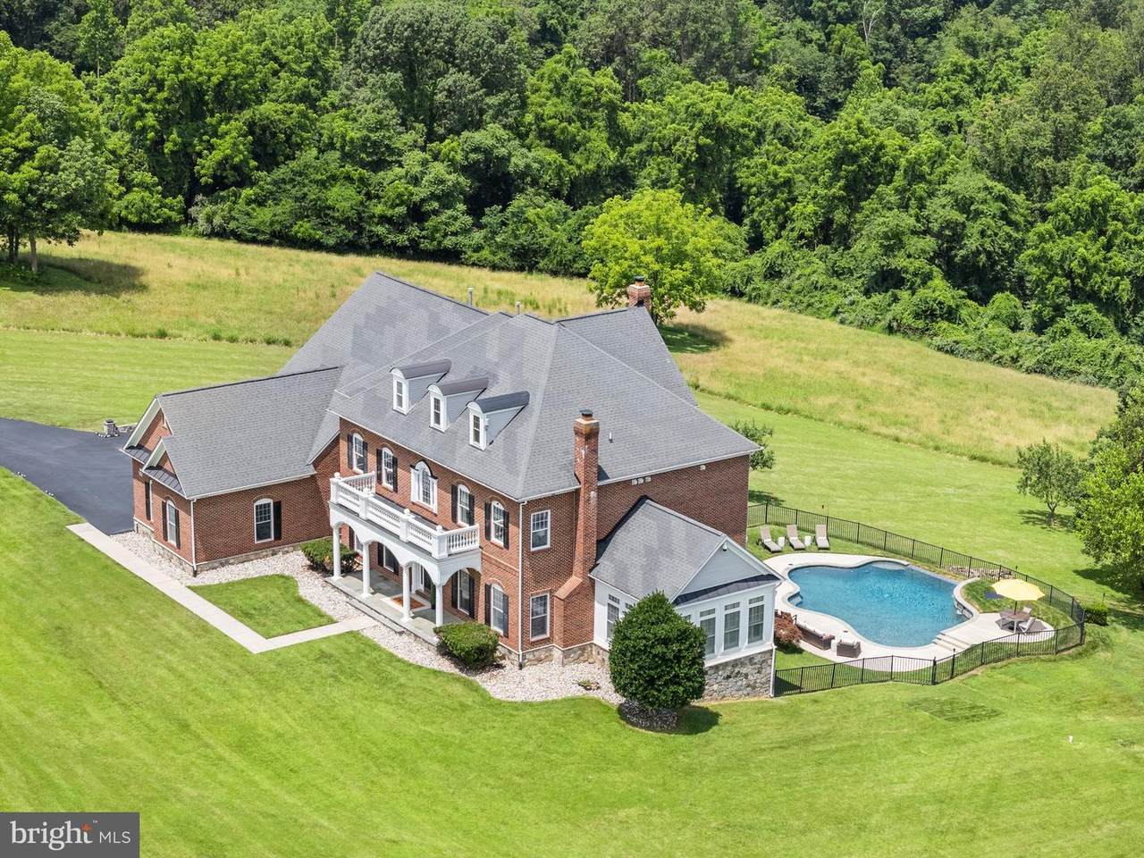 22077 Oatlands Road - Photo 1