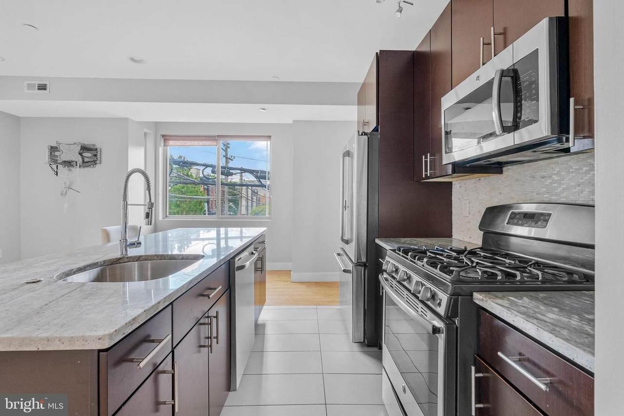 900 16TH Street - Photo 1