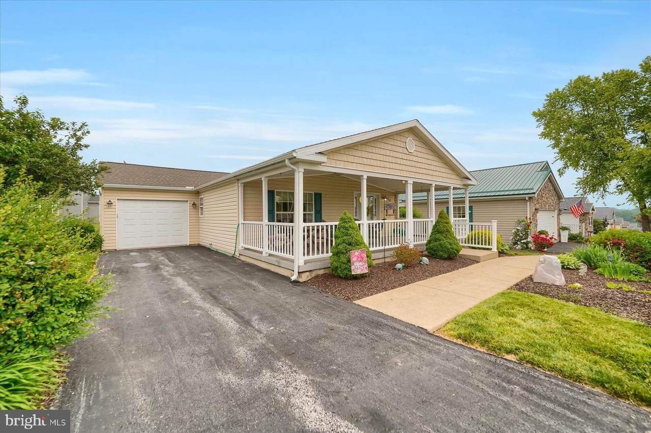 145 Marshall Boulevard - Photo 1