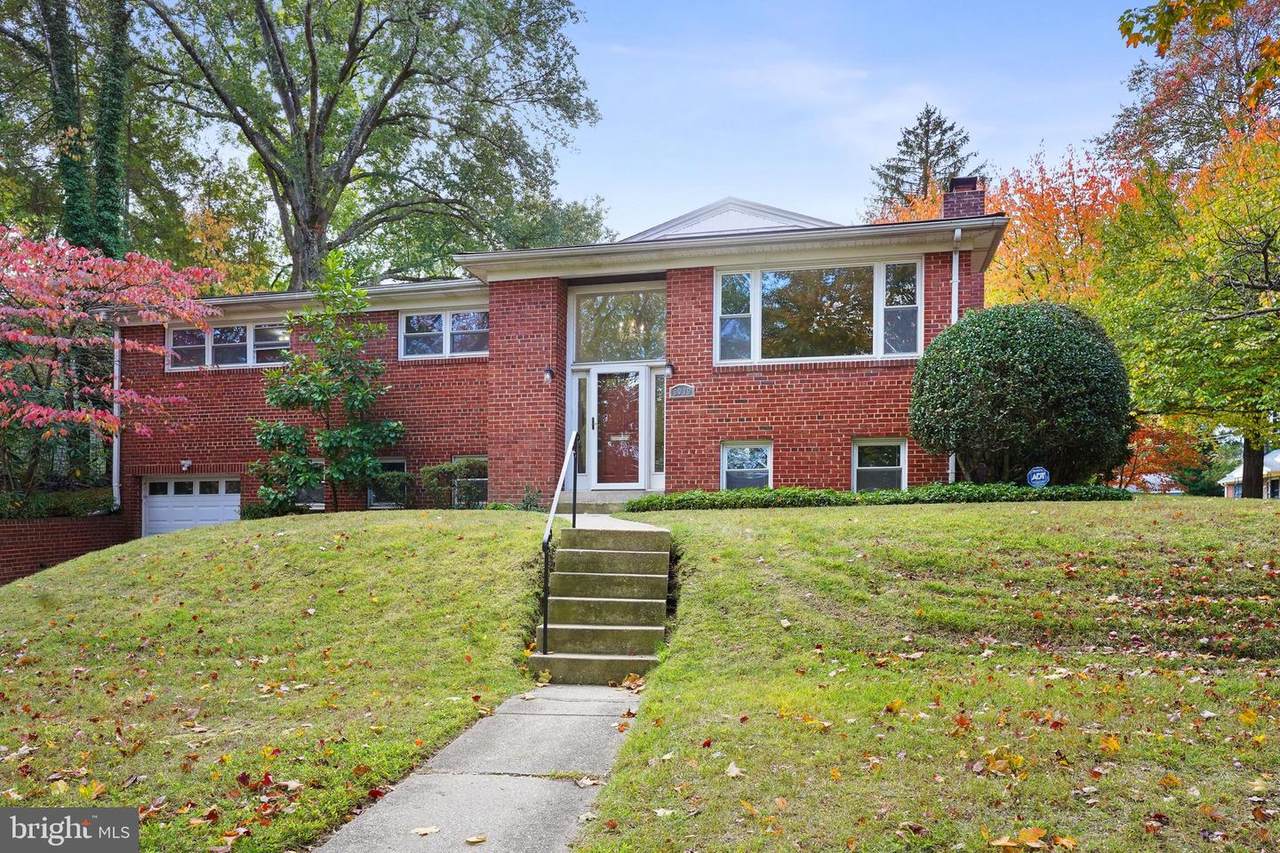 9016 Levelle Drive - Photo 1