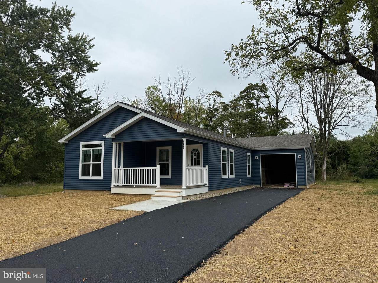 655 Roseanne Lane - Photo 1