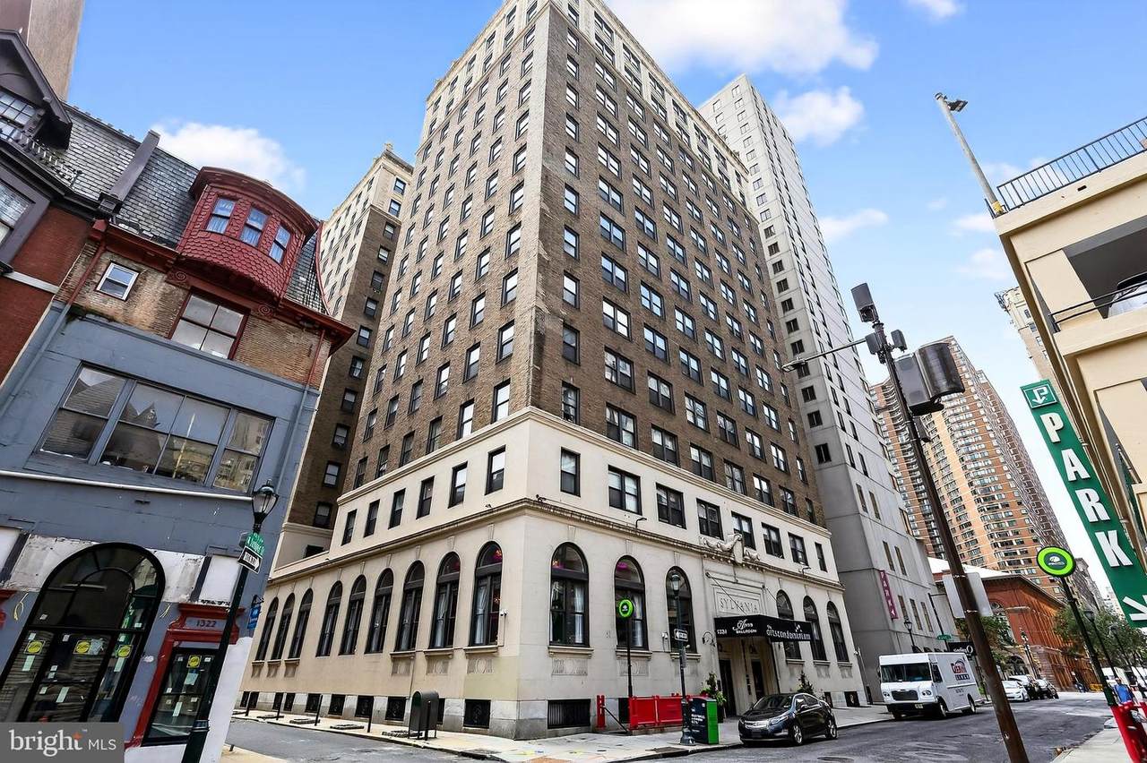1324 Locust Street - Photo 1