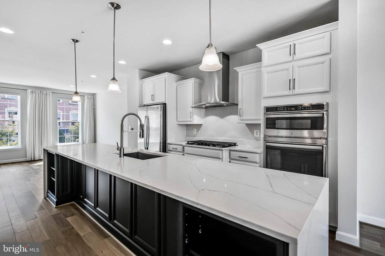 619 Skiff Way - Photo 1