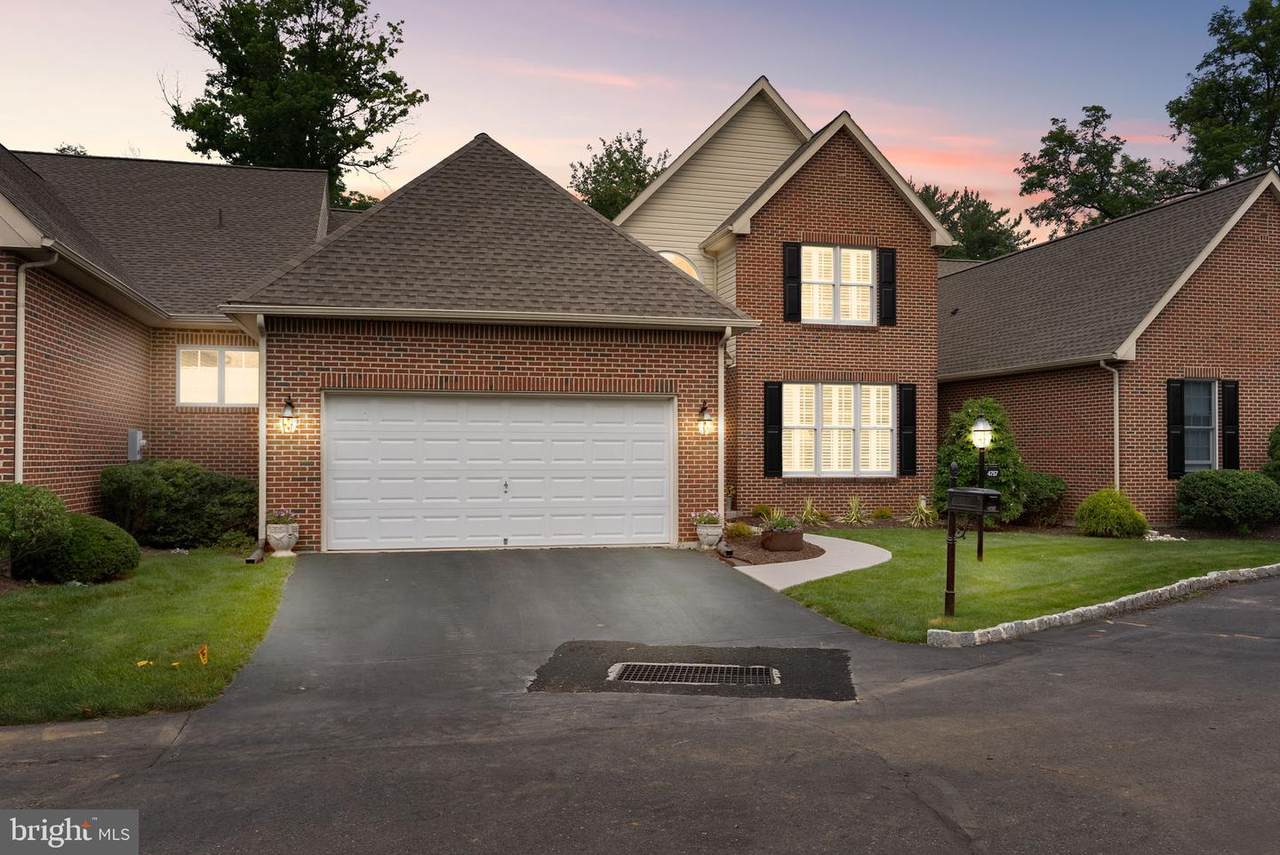 4757 Pinehurst Circle - Photo 1