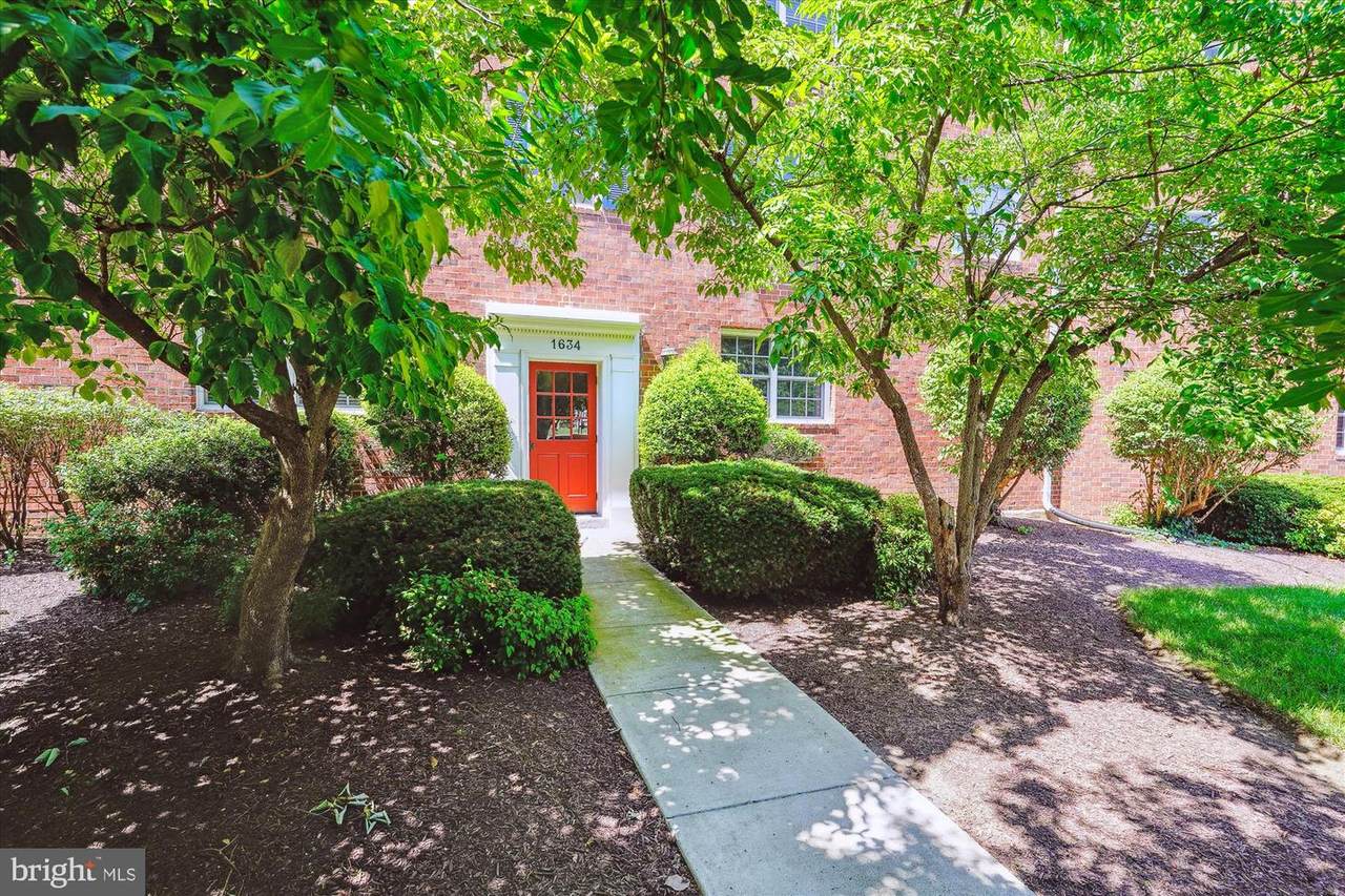 1634 Abingdon Drive - Photo 1