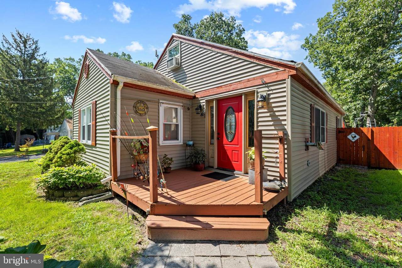 33 Teaberry Street - Photo 1