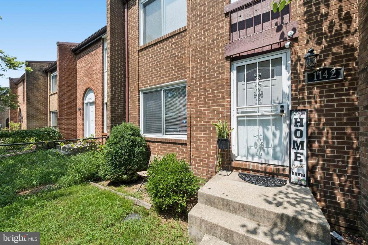 1142 Barnaby Terrace - Photo 1