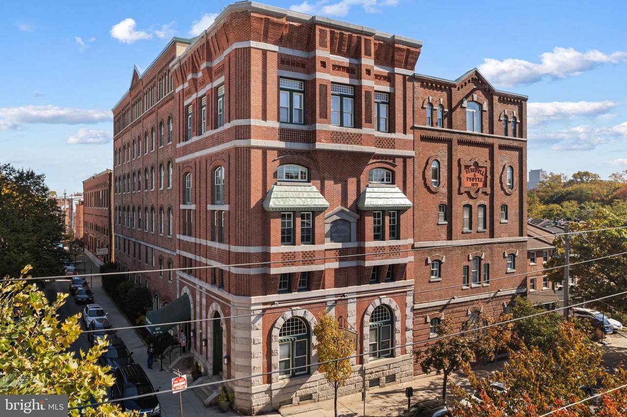 825 29TH Street - Photo 1