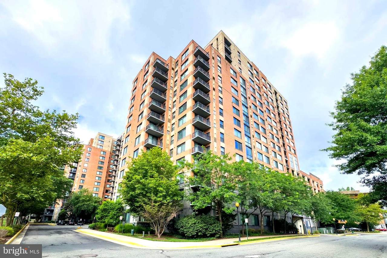 2451 Midtown Avenue - Photo 1