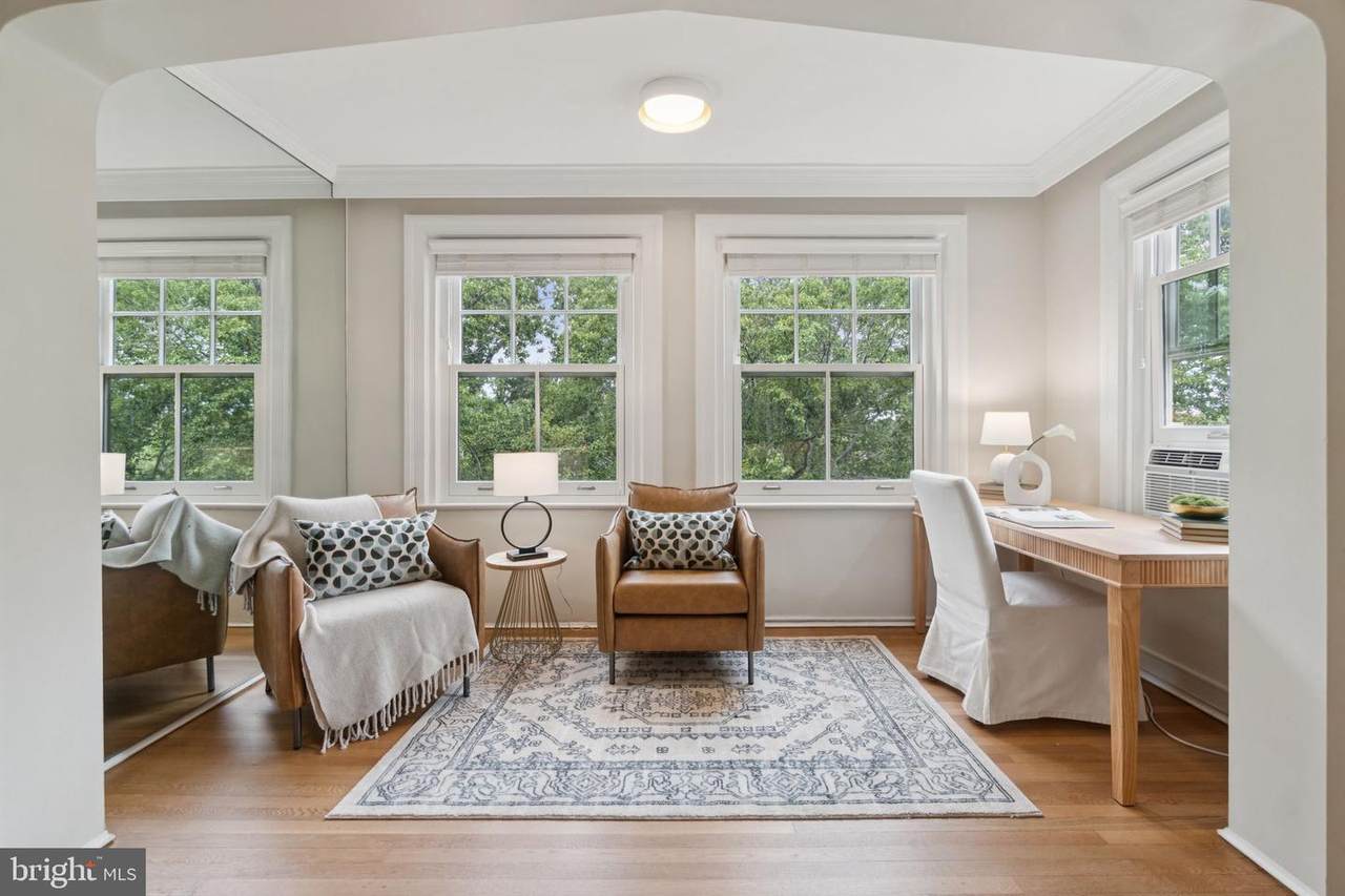 2737 Devonshire Place - Photo 1