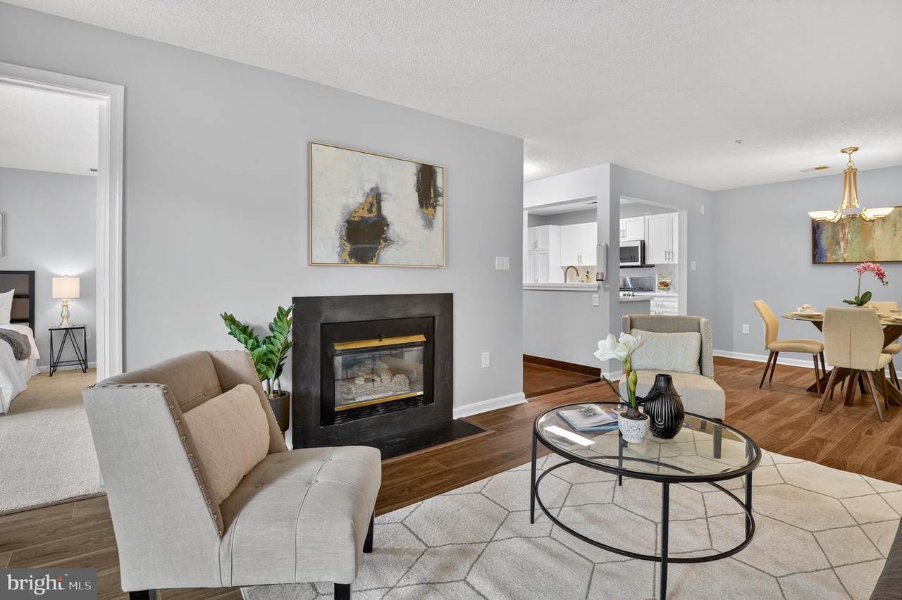 10001 Vanderbilt Circle - Photo 1