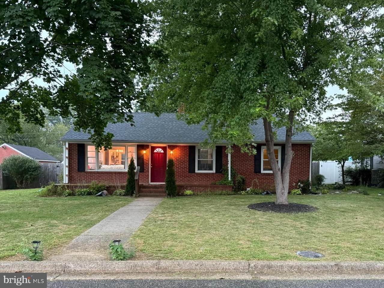 635 Howard Street - Photo 1