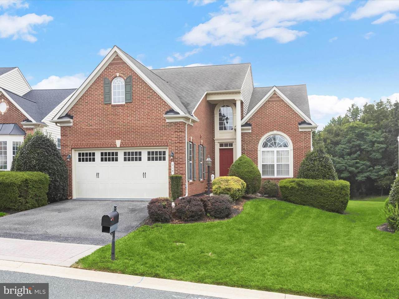218 Spectacular Bid Drive - Photo 1