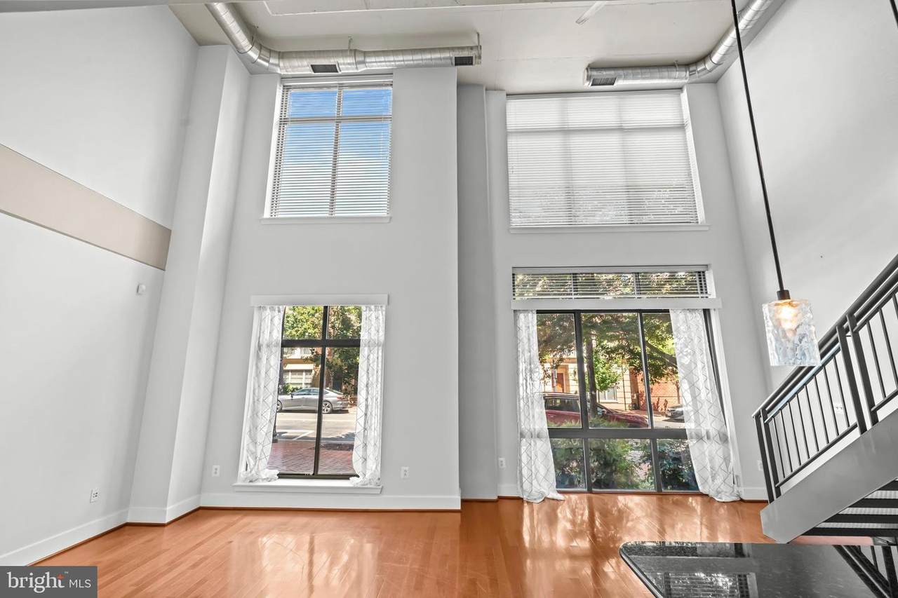 520 John Carlyle Street - Photo 1