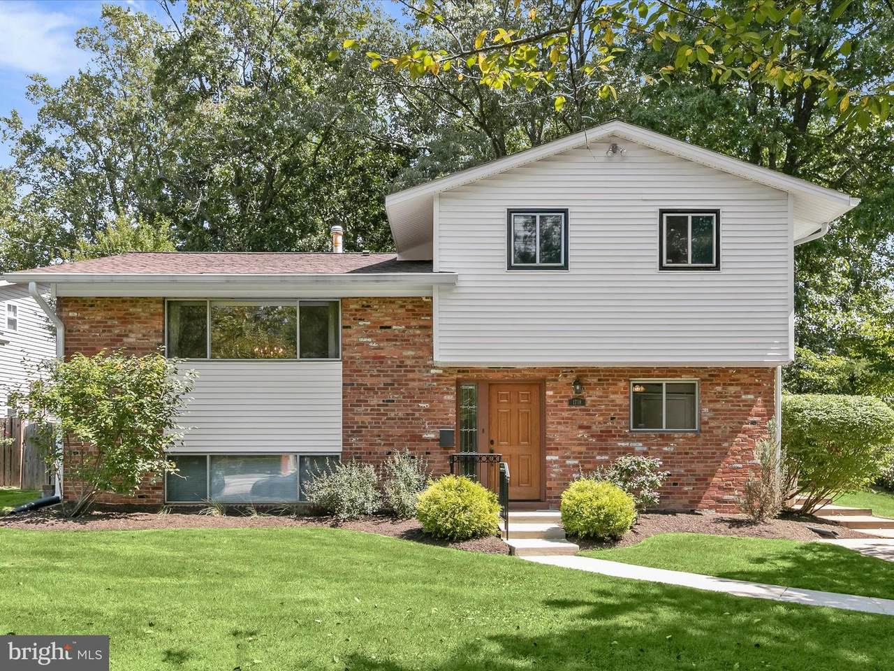 1718 Evelyn Drive - Photo 1