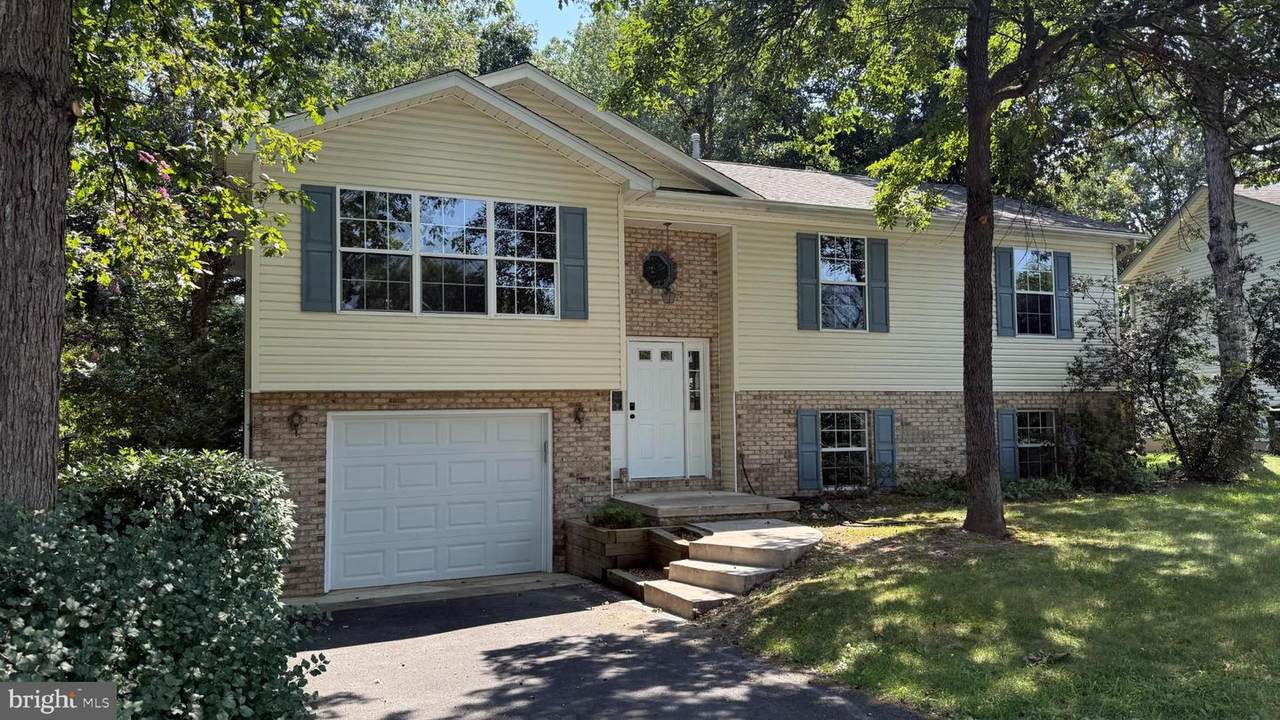 103 Woodbury Court - Photo 1