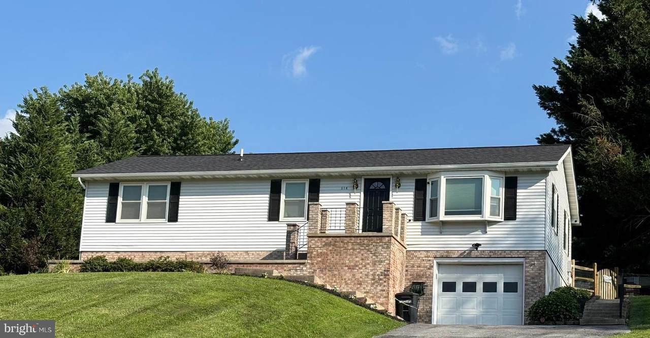 516 Gateway Drive - Photo 1