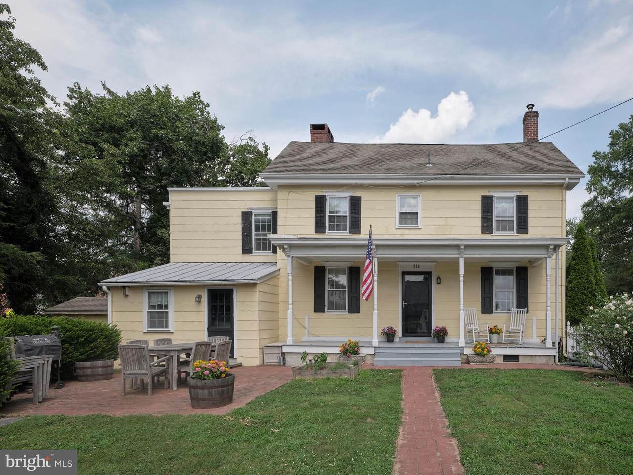 226 Court Street - Photo 1