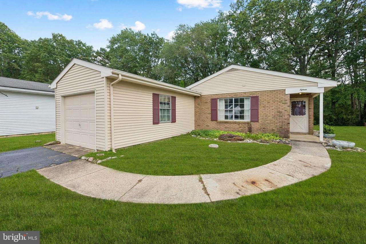 15 Dorchester Drive - Photo 1