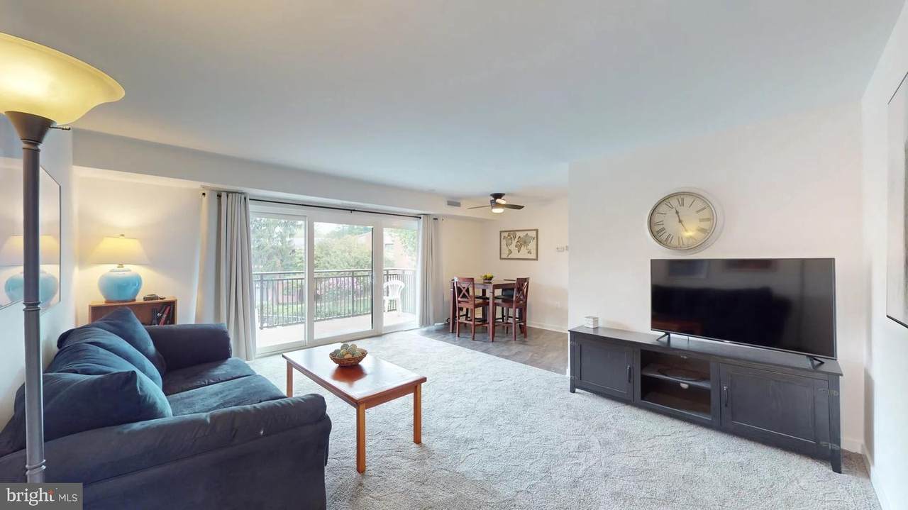 7364 Lee Hwy - Photo 1