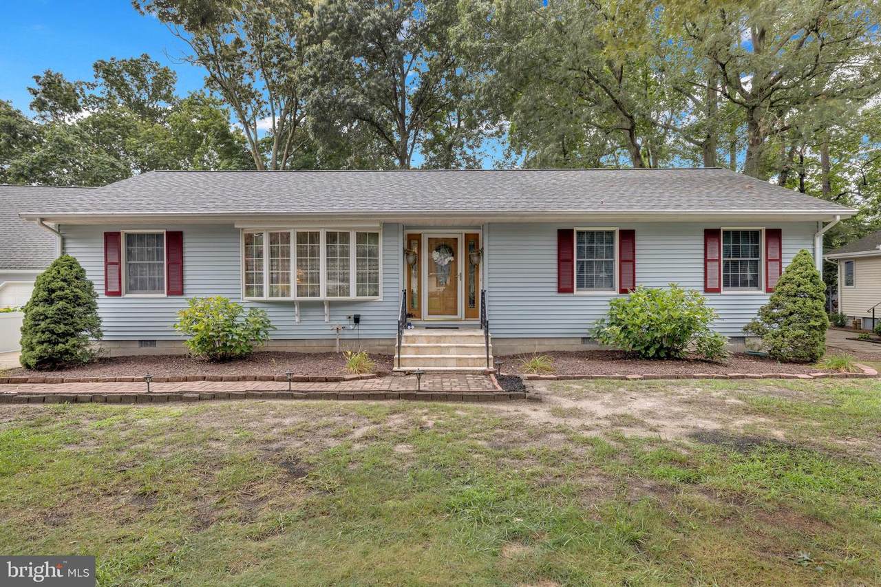 148 Beachfield Drive - Photo 1