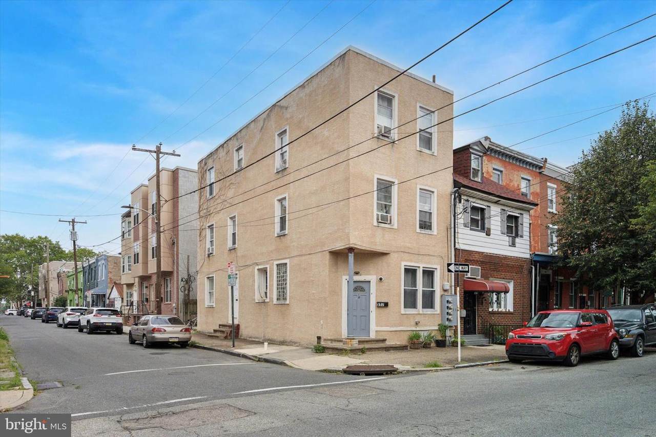517 35TH Street - Photo 1
