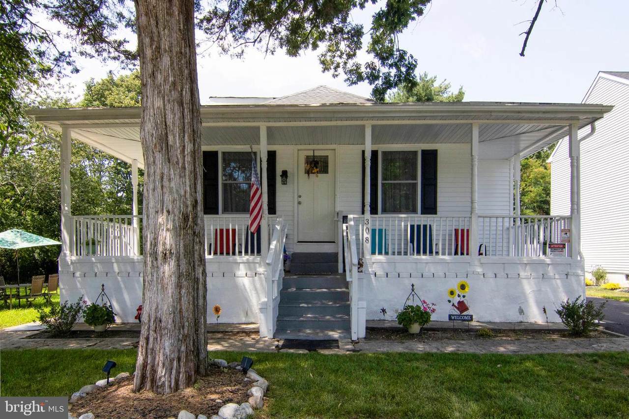 308 West Boulevard - Photo 1