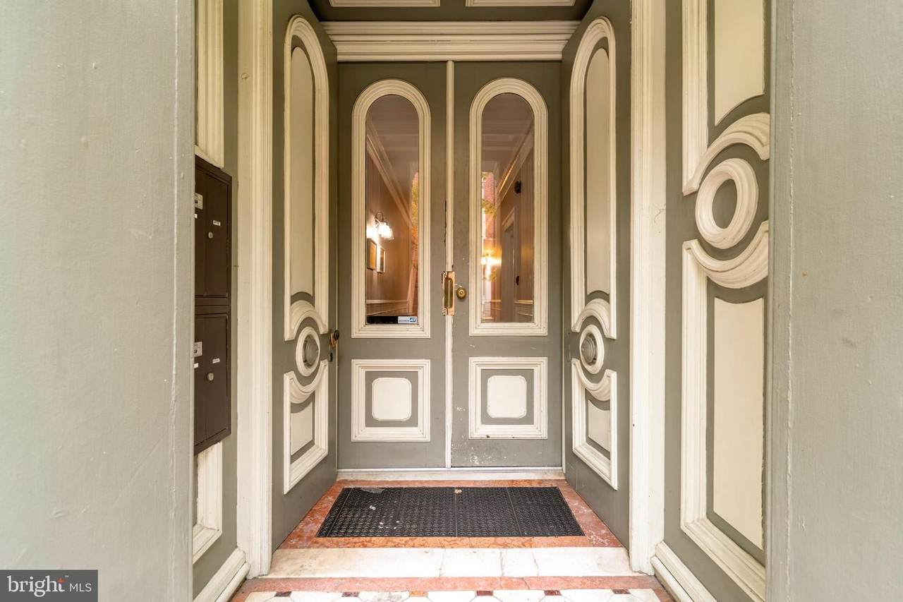512 Cathedral Street - Photo 1