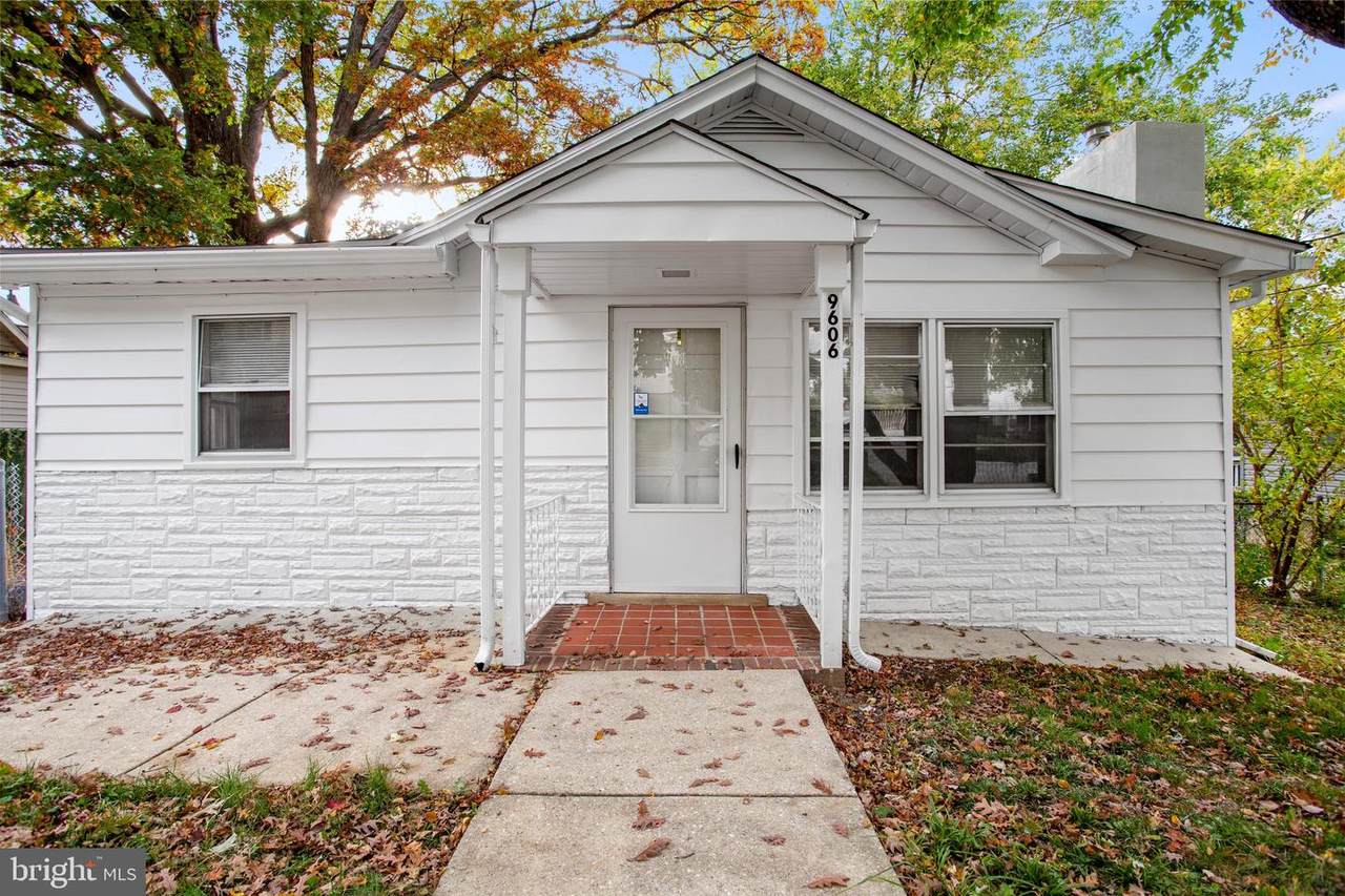 9606 10TH Avenue - Photo 1