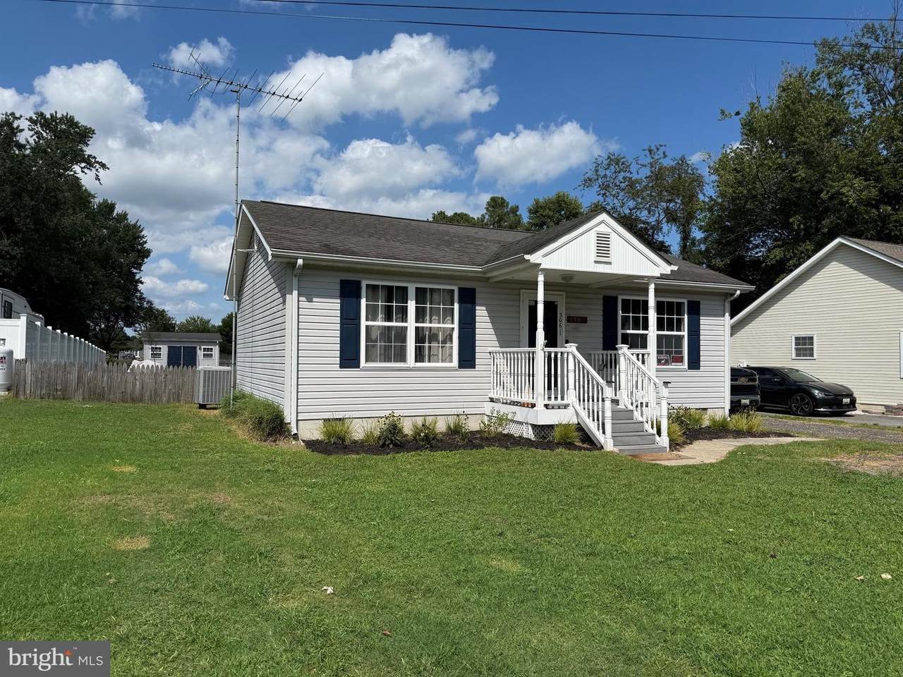 306 Bernard Avenue - Photo 1