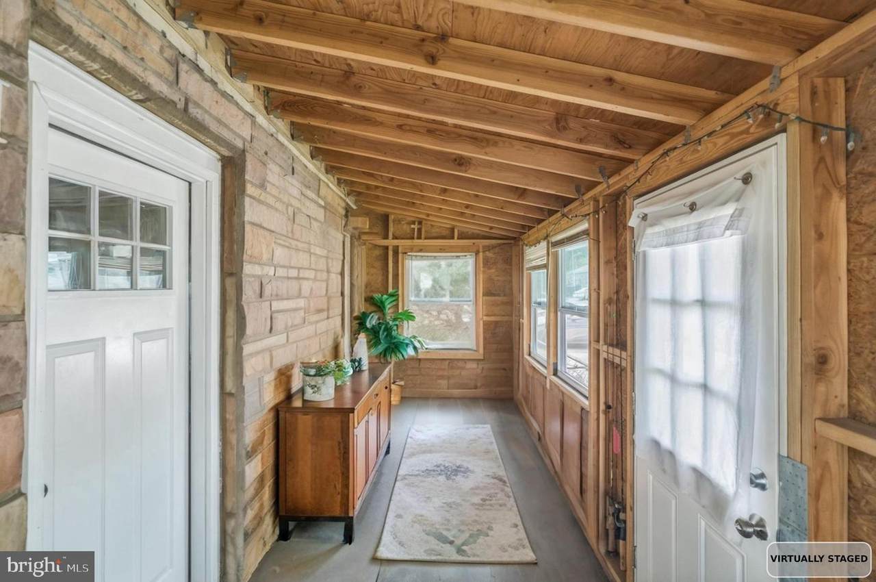 464 Andrews Avenue - Photo 1