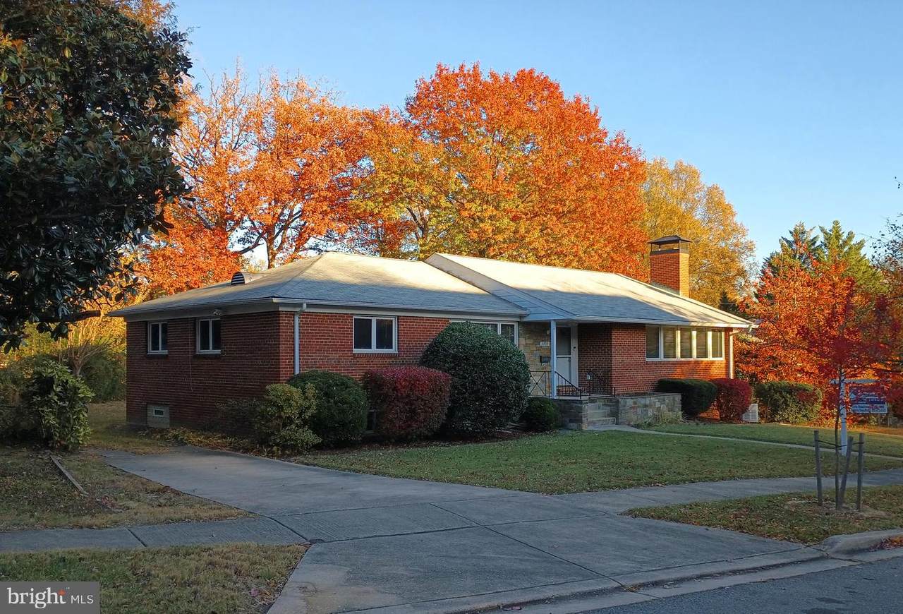 6709 41ST Avenue - Photo 1