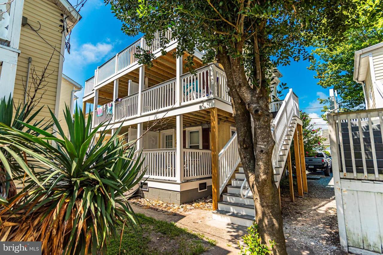 205 5TH STREET - Photo 1