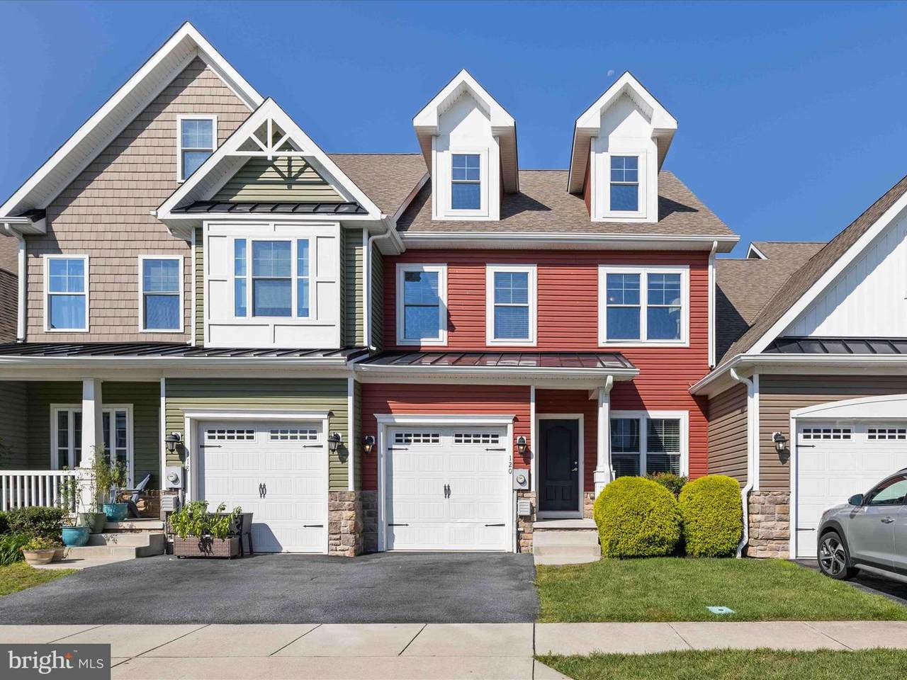 120 Augusta Drive - Photo 1