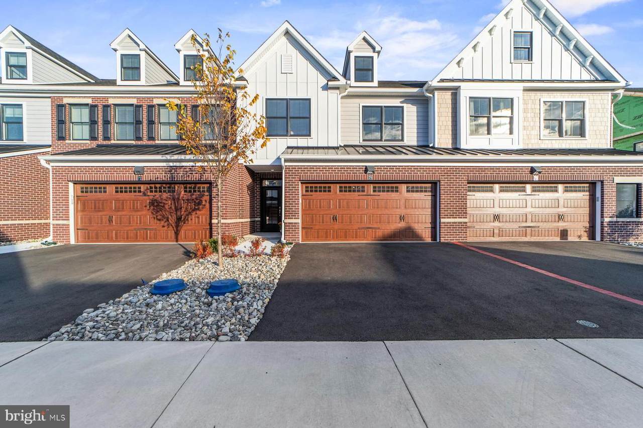 74 Riverwalk - Photo 1