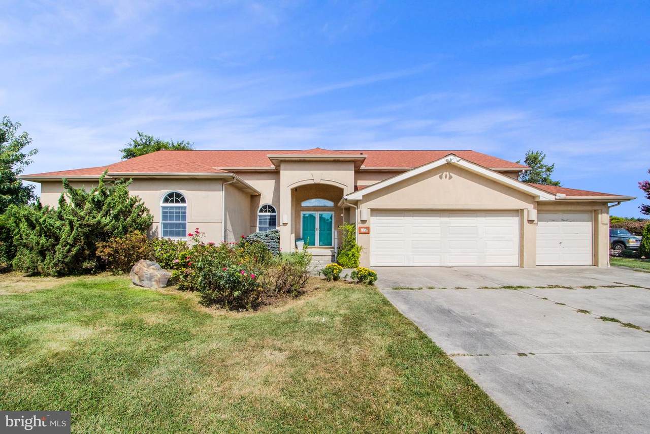 11 Horseshoe Drive - Photo 1